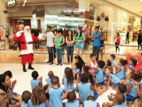 entrega dos presentes da ação social “Padrinhos de Natal”