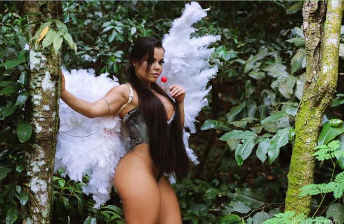 Michelly Boechat como anjinha para o Carnaval 2019