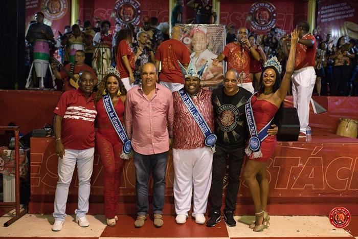 Presidente Leziario Nascimento, Vice Presidente Edson Marinho e Diretor de Carnaval Marcão Selva com corte do Carnaval