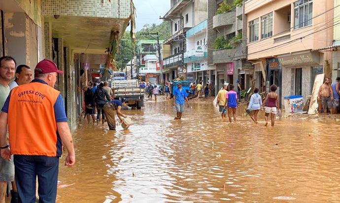 arrecadação de donativos para as vítimas das chuvas