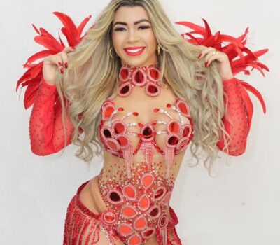 Débora Ribeiro, musa da Porto da Pedra