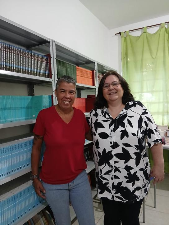 Adriana Pinto dos Santos, do Centro Estadual Frederico Azevedo com a professora Aline Mello Campos