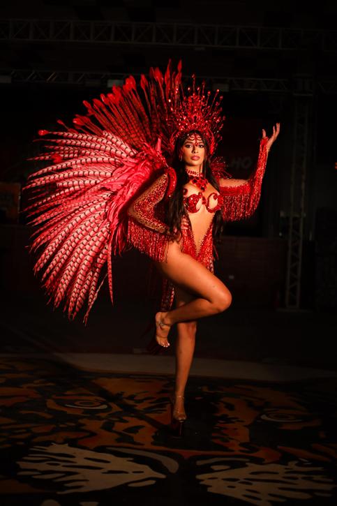 Ana Merhi - Fotos: Wallace Ximenes