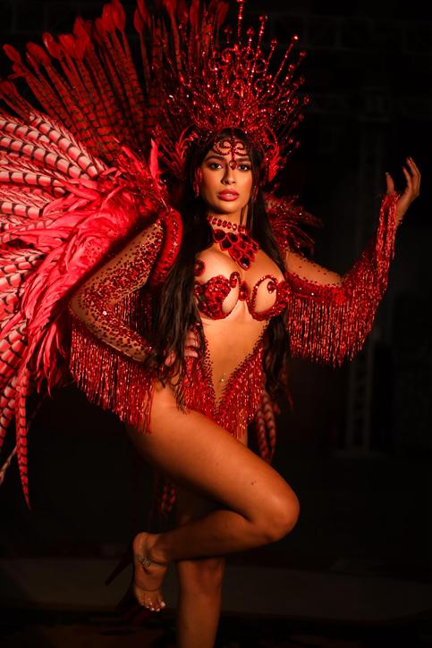 Ana Merhi - Fotos: Wallace Ximenes