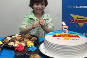 Supermercados Guanabara recebe fã mirim Bruno Esquerdo